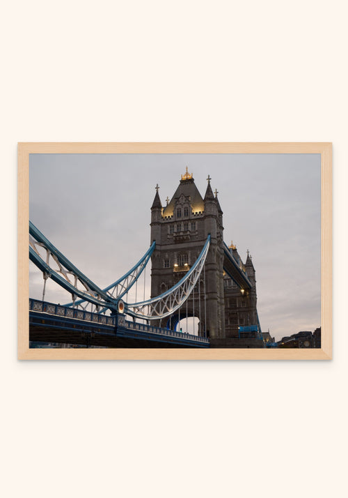Guardian Of The Thames - Art Spectrum